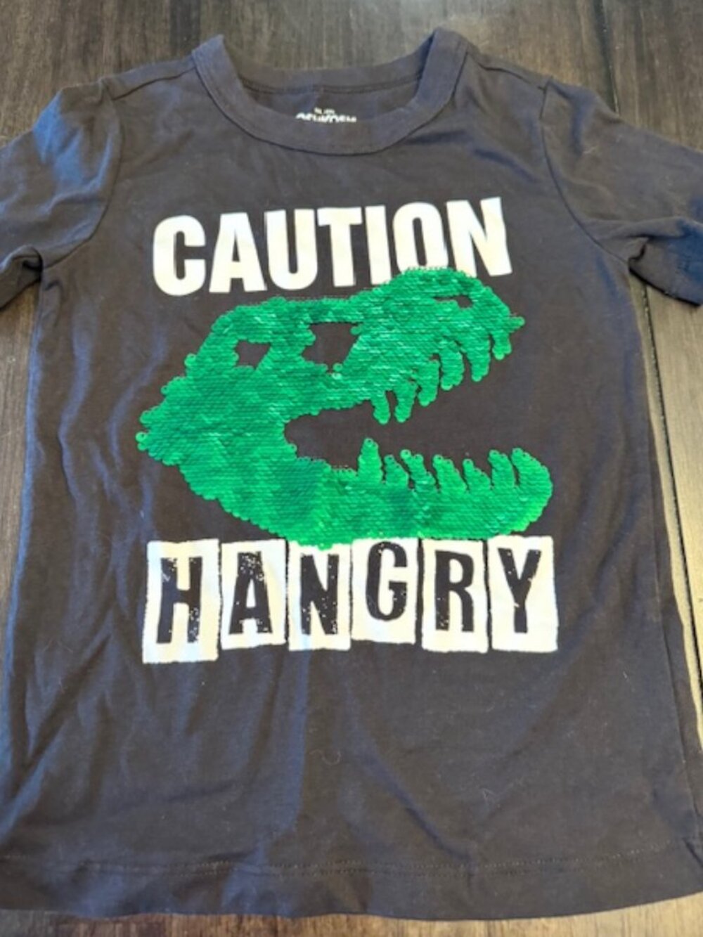 Oshkosh Kids Black Dinosaur Flip Sequin T-Shirt Short Sleeve T-Shirt (Size 4/5)